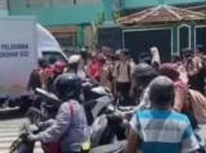 Viral Siswa SMP di Banyumas Tolak Mobil MBG Masuki Sekolah gegara Telat