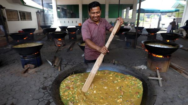 Tradisi Kenduri Nuzulul Quran di Aceh, Warga Gotong Royong Masak Kuah Beulangong