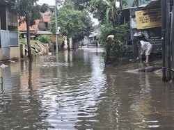 Hampir Capai 2 Meter, Banjir di Pela Mampang Jaksel Berangsur Surut