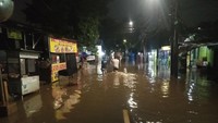Banjir 60 Cm Rendam Jalan Bintaro Jaksel, Rumah Warga Ikut Tergenang