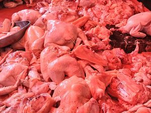Jelang Lebaran, Harga Cabai Merah hingga Daging Ayam di Palembang Naik