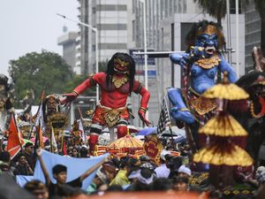 Jelang Nyepi, Pawai Ogoh-ogoh Ramaikan Bundaran HI