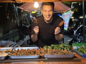 Keseruan Jonathan Frizzy Makan Shabu-shabu hingga Angkringan