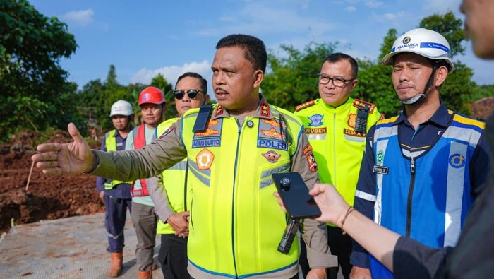 Kakorlantas Tinjau Tol Japek II Selatan: KM 13 Siap Rampung dalam 2‑3 Hari