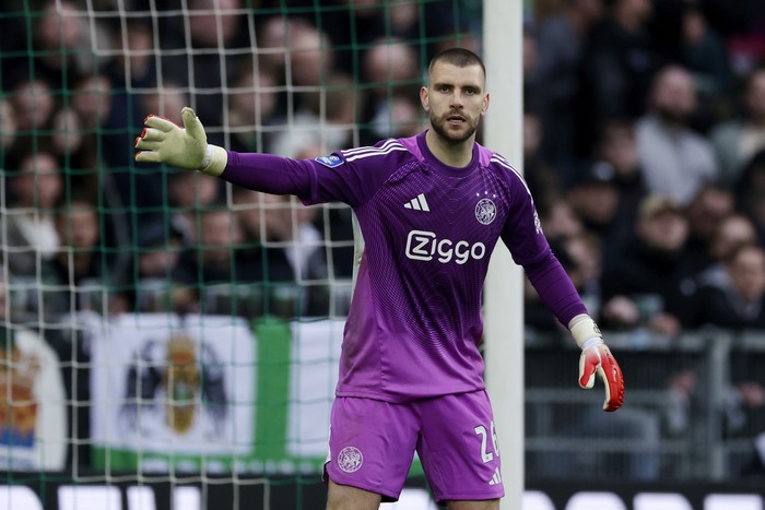 GRONINGEN, NETHERLANDS - MARCH 7: Maarten Paes of Ajax  during the Dutch Eredivisie  match between FC Groningen v Ajax at the Hitachi Capital Mobility Stadion on March 7, 2026 in Groningen Netherlands (Photo by Roy Lazet/Soccrates/Getty Images)