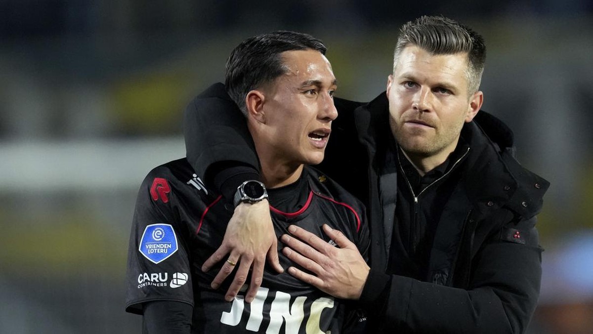 Miliano Jonathans cedera saat membela Excelsior Rotterdam. (Foto: Getty Images/Soccrates Images)