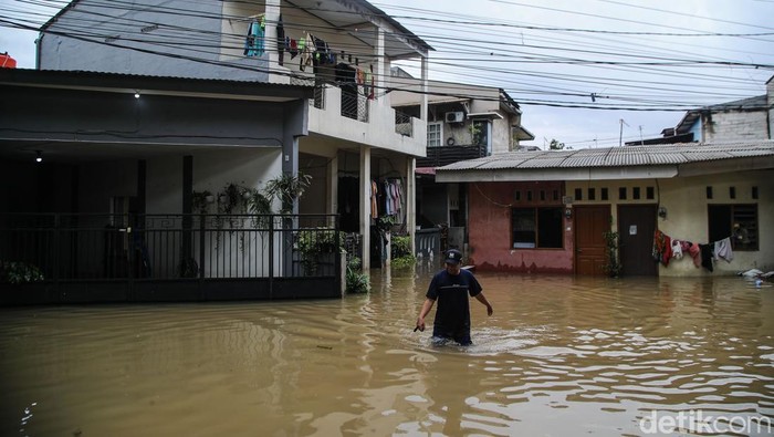 Banjir di Cipinang Melayu Tinggi 1 Meter