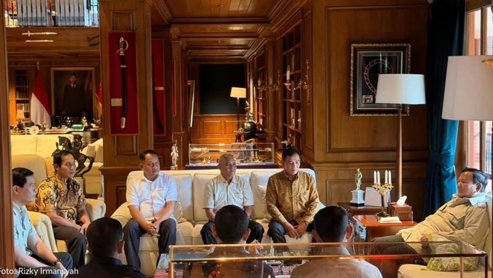 Prabowo Rapat Mantan Ajudan di Kediaman Hambalang