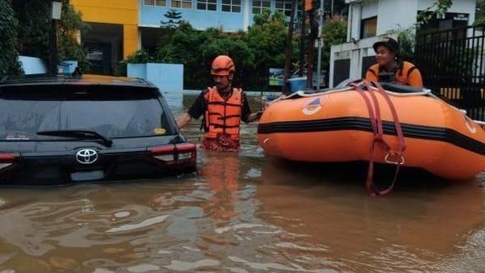 Banjir Pagi di Jakarta: 75 RT dan 19 Jalan Terendam