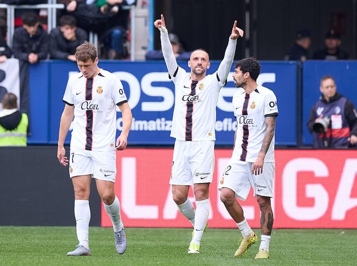 PAMPLONA, SPAIN - MARCH 07: Vedat Muriqi of RCD Mallorca celebrates after scoring the team's second goal during the LaLiga EA Sports match between CA Osasuna and RCD Mallorca at El Sadar on March 7, 2026, in Pamplona, Spain. (Photo By Ricardo Larreina/Europa Press via Getty Images)
