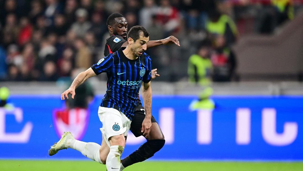AC Milan punya modal pertahanan kuat, bisa kejar Inter Milan? (REUTERS/Daniele Mascolo)
