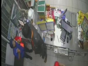 2 Perampok Bersenpi Sasar Minimarket Palembang, Uang Rp 16 Juta Dibawa Kabur