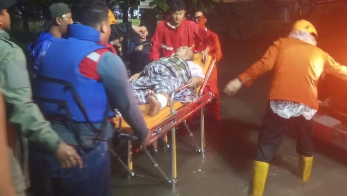 Banjir Rendam Empat Kecamatan di Cilegon, Warga Dievakuasi