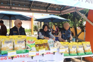 Berita dari Detik Finance: BULOG Pastikan Stok Beras dan Minyak Goreng Aman Sampai Akhir Tahun