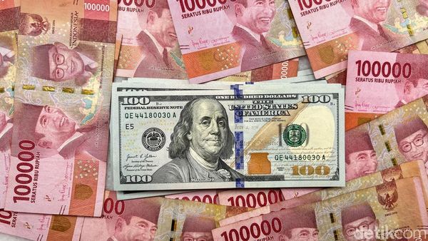 Dolar AS Tembus Rp17.000, Rupiah Tertekan Sentimen Global