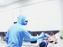 Duh! Pria Ini Racuni Makanan Teman Serumah pakai Semprotan Serangga