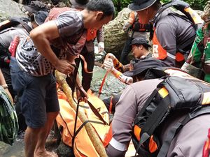 Polisi di Pinrang Tewas Terbawa Arus Sungai Kalijodoh yang Meluap