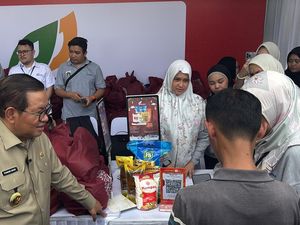 Pramono Buka Bazar Ramadan di Balai Kota, 3.000 Paket Sembako Ludes Diserbu