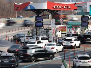 Harga Minyak Mentah Hampir US$110, Dunia Dilanda Kepanikan