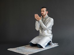 Sholawat Sulthon: Bacaan, Keutamaan dan Sejarah di Baliknya