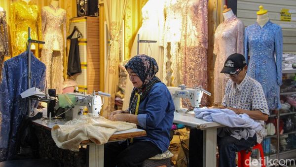 Jelang Lebaran, Penjahit Pasar Mayestik Masih Sepi Orderan