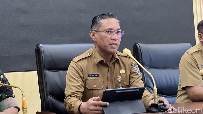 2.684 Kubik Kayu Hanyut Sumatera Dikumpulkan untuk Warga