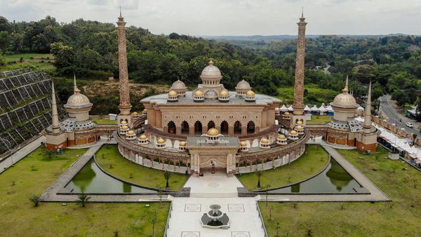Masjid Samin Baitul Muttaqin Jadi Ikon Religi Bojonegoro