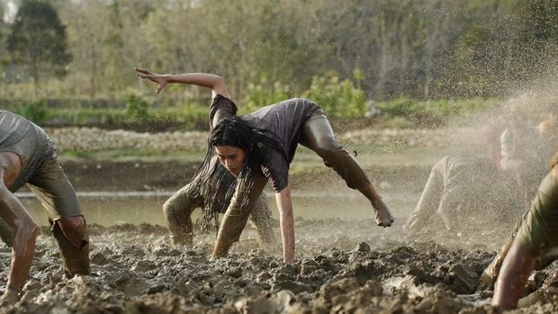 Para Perasuk telah melaksanakan world premiere di Sundance Film Festival 2026 pada Januari 2026 dan mendapatkan sambutan yang positif dari para kritikus.