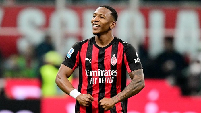 Soccer Football - Serie A - AC Milan v Inter Milan - San Siro, Milan, Italy - March 8, 2026 AC Milans Pervis Estupinan celebrates scoring their first goal REUTERS/Daniele Mascolo