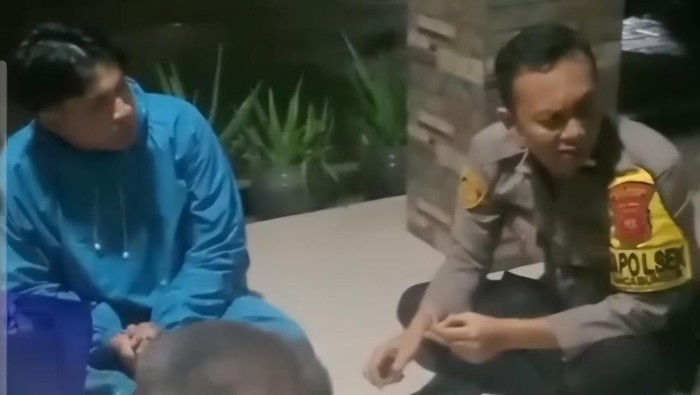 Begal Golok Tendang Motor, Pria Terjatuh di Bogor