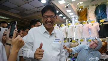 Berita dari Detik Finance: Dipuji Prabowo, Purbaya Pastikan Bea Cukai Batal Dibubarkan!