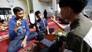 Sekolah Ramadan Bantu Peserta Tuli Belajar Al-Quran