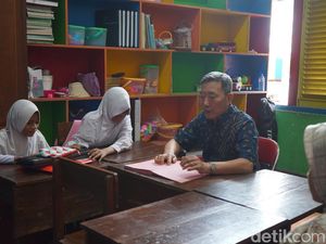 Semangat Mengaji Siswa Tuna Netra di Surabaya