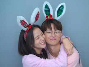 7 Momen Manis Jisoo BLACKPINK & Seo In Guk, Kelewat Gemas Jadi Couple