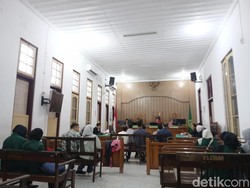 Pejabat PUTR Batu Bara dan 11 Terdakwa Didakwa Korupsi Jalan 43 M