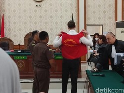 Keluarga Korban Pembunuhan WN Australia Anggap Vonis 3 Terdakwa Lelucon