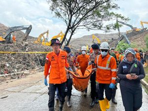 Bertambah, Korban Tewas Longsor Sampah Bantargebang Jadi 5 Orang