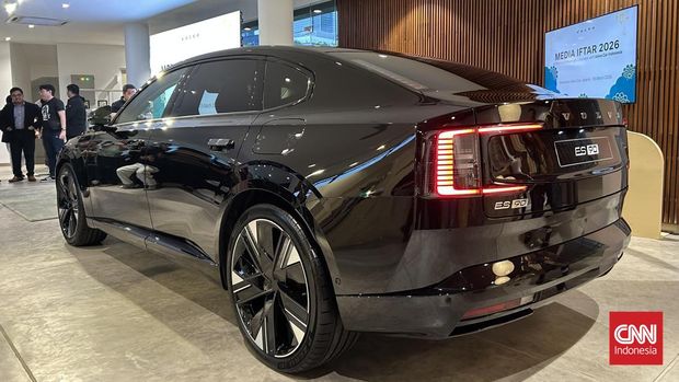 Volvo Cars Indonesia resmi meluncurkan sedan listrik murni ES90 dalam pertemuan bersama media di Showroom Volvo Cars Jakarta, Menteng, Kamis (5/3).