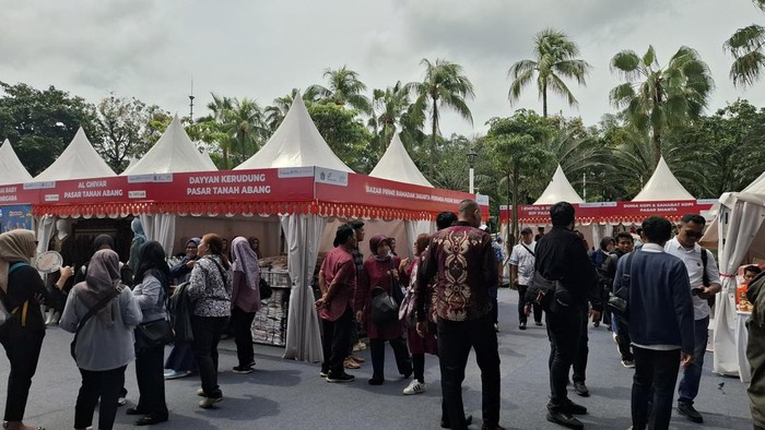Bazar Ramadan di Balai Kota Jakarta Menarik Warga dengan Harga Murah