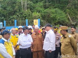 Bupati Bener Meriah Keluhkan Penanganan Jalan Provinsi Pascabencana Lambat