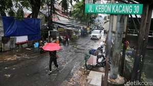 Cling! Jalanan Belakang GI Kini Steril dari PKL-Parkir Liar