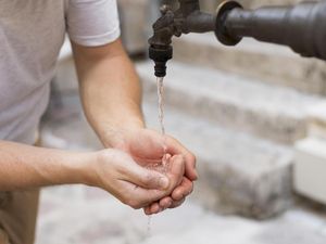 Bolehkah Tidak Kumur Saat Wudhu Ketika Puasa Ramadan? Ini Hukumnya