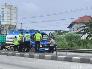 Kecelakaan Truk Tangki di Pantura Sayung, Antrean Mengular 1,5 Kilometer