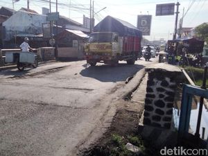 Jembatan Sitanggal Brebes Meleyot Jelang Mudik Bikin Warga Waswas
