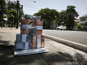 Kisah Penjaja Uang Baru di Semarang: Modal Puluhan Juta, Untung Tak Seberapa