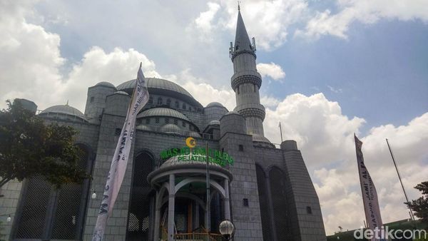 Masjid Jami Al Fajri, Masjid Unik Bergaya Turki di Jakarta