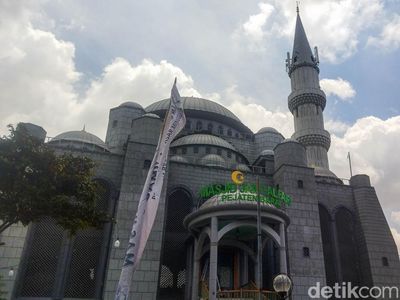 Masjid Jami Al Fajri, Masjid Unik Bergaya Turki di Jakarta