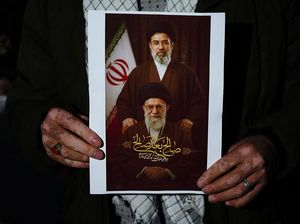 Jelang Pemakaman Megah Ayatollah Khamenei yang Tertunda Lama Akibat Perang