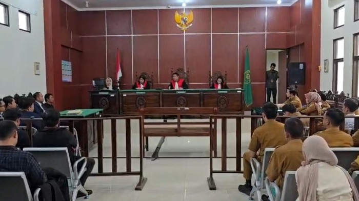 Gugatan Ojek Menuntut Rp 100 M dari Pemkab Pandeglang atas Jalan Rusak