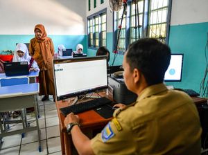 Siswa SD di Bandung Jalani Gladi Bersih Tes Kemampuan Akademik